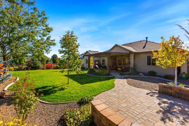9608 W Twisted Vine Dr, Star, ID 83669