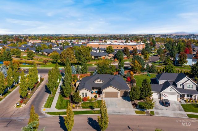 9608 W Twisted Vine Dr, Star, ID 83669