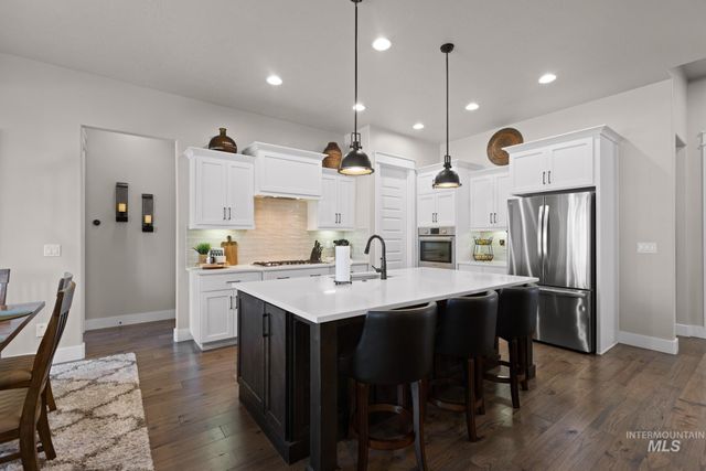 9608 W Twisted Vine Dr, Star, ID 83669