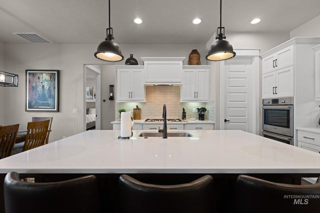 9608 W Twisted Vine Dr, Star, ID 83669