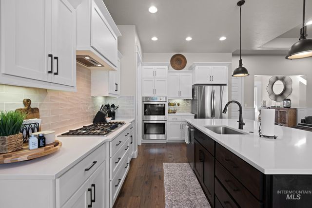 9608 W Twisted Vine Dr, Star, ID 83669