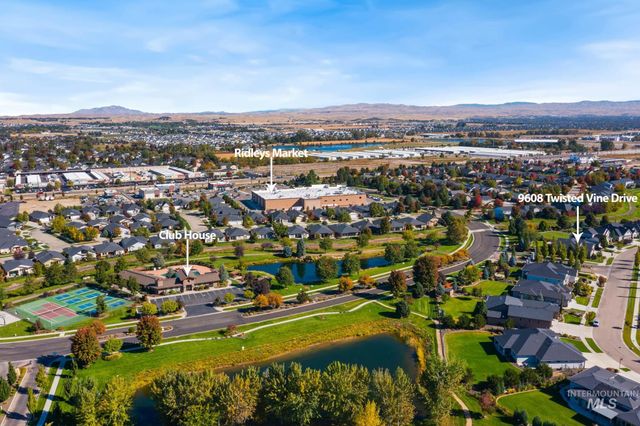 9608 W Twisted Vine Dr, Star, ID 83669
