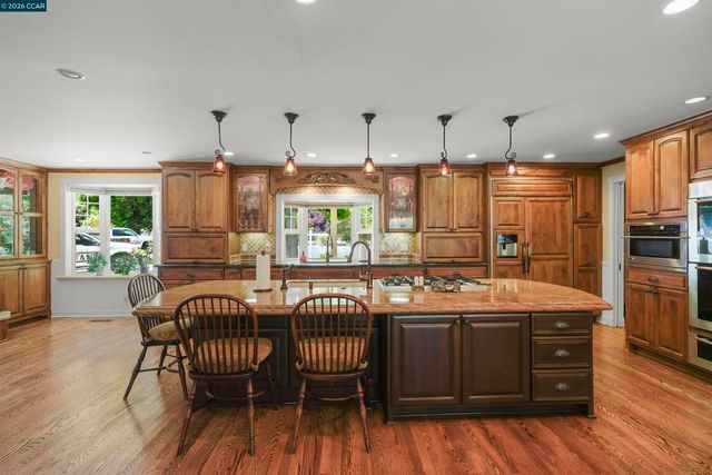 220 Tumbleweed Ct, Clayton, CA 94517