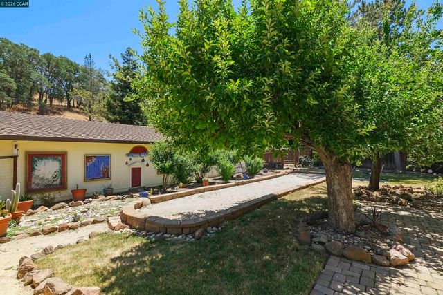 220 Tumbleweed Ct, Clayton, CA 94517