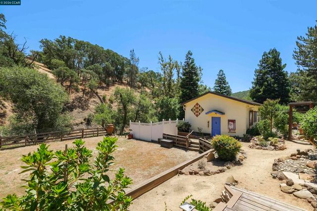 220 Tumbleweed Ct, Clayton, CA 94517