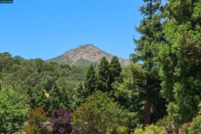 220 Tumbleweed Ct, Clayton, CA 94517