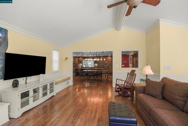 220 Tumbleweed Ct, Clayton, CA 94517