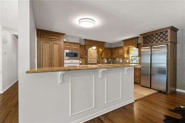 9248 Wedd Drive, Overland Park, KS 66212