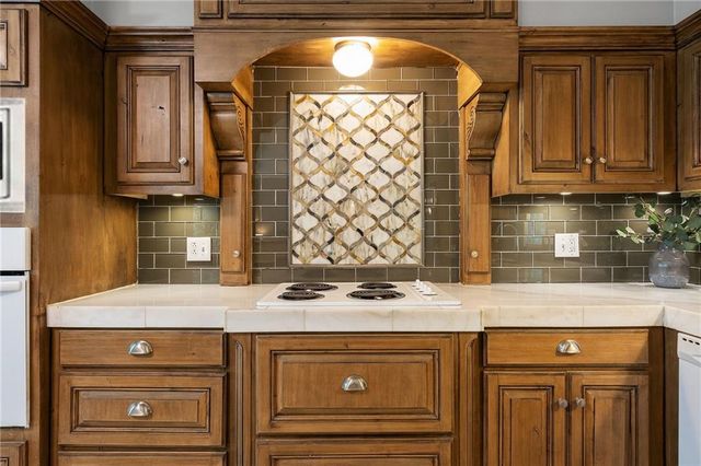 9248 Wedd Drive, Overland Park, KS 66212