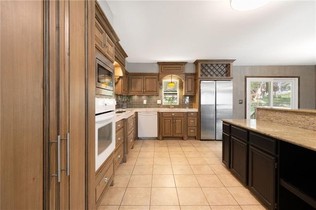 9248 Wedd Drive, Overland Park, KS 66212
