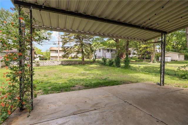 9248 Wedd Drive, Overland Park, KS 66212