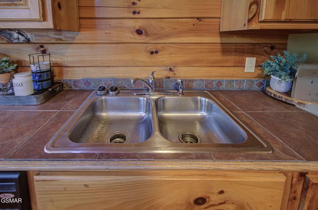 1548 Rainbow Ridge Way, Sevierville, TN 37862