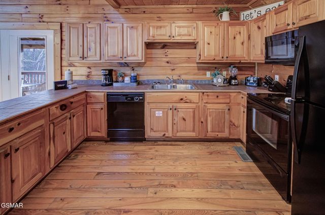 1548 Rainbow Ridge Way, Sevierville, TN 37862