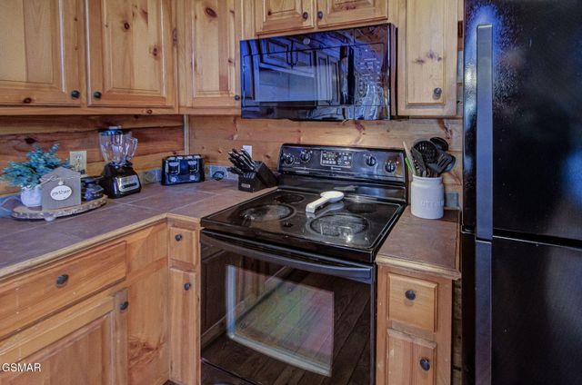 1548 Rainbow Ridge Way, Sevierville, TN 37862