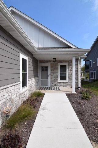 4052 S 124th STREET, Greenfield, WI 53228