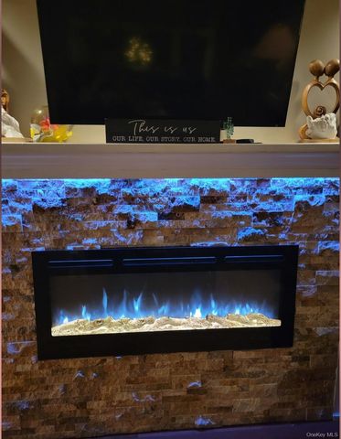 522 Rowlinson Drive, Shirley, NY 11967