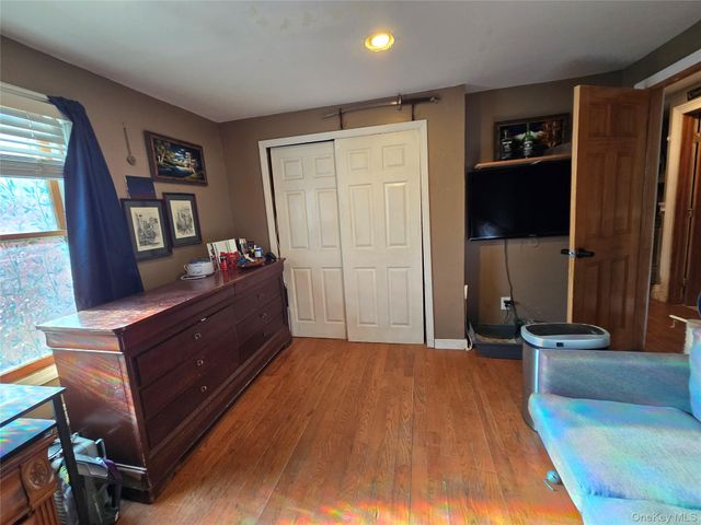 522 Rowlinson Drive, Shirley, NY 11967