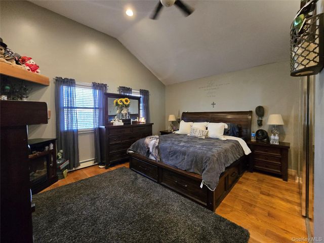 522 Rowlinson Drive, Shirley, NY 11967