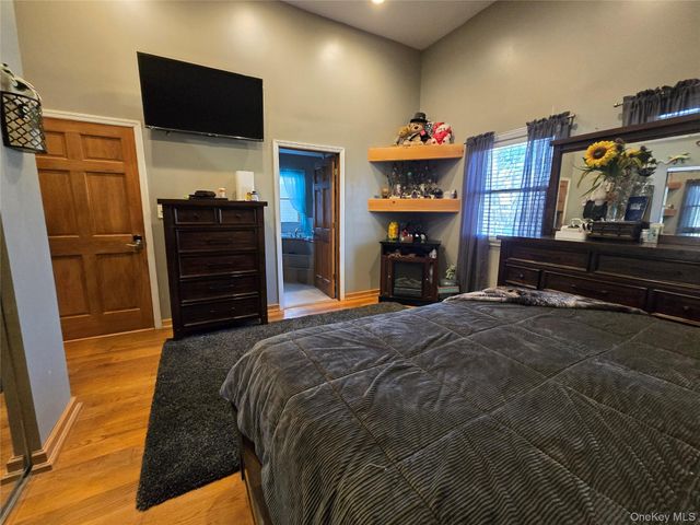 522 Rowlinson Drive, Shirley, NY 11967