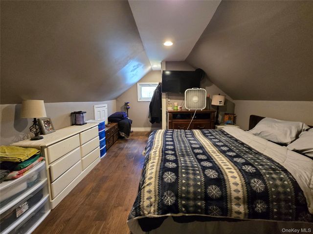 522 Rowlinson Drive, Shirley, NY 11967