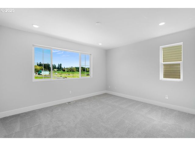 7789 Nw ELEANOR Ave, Portland, OR 97229