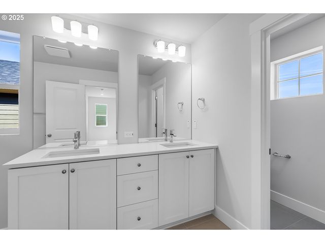 7789 Nw ELEANOR Ave, Portland, OR 97229