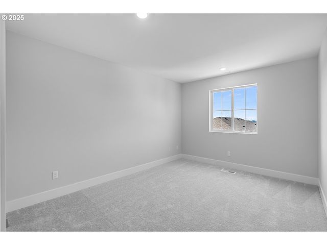 7789 Nw ELEANOR Ave, Portland, OR 97229