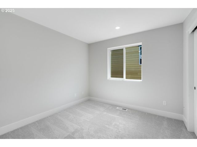 7789 Nw ELEANOR Ave, Portland, OR 97229