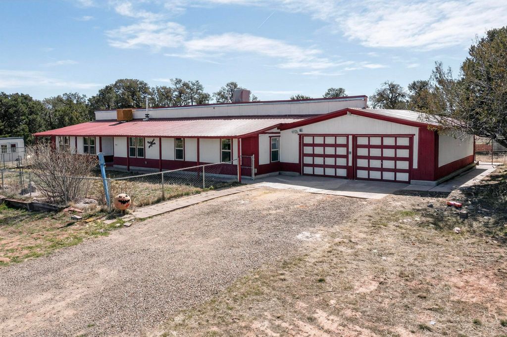 Image 1 of property listing at 9 Tiger Road, Edgewood, NM 87015