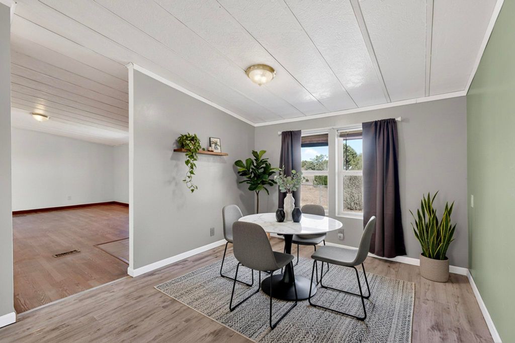 Image 19 of property listing at 9 Tiger Road, Edgewood, NM 87015