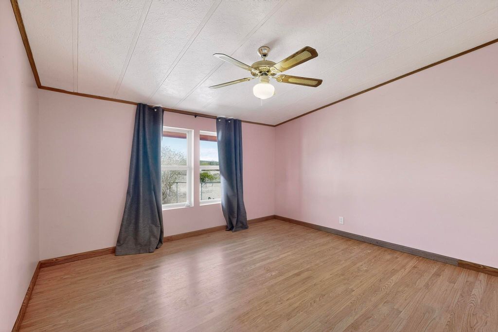 Image 22 of property listing at 9 Tiger Road, Edgewood, NM 87015