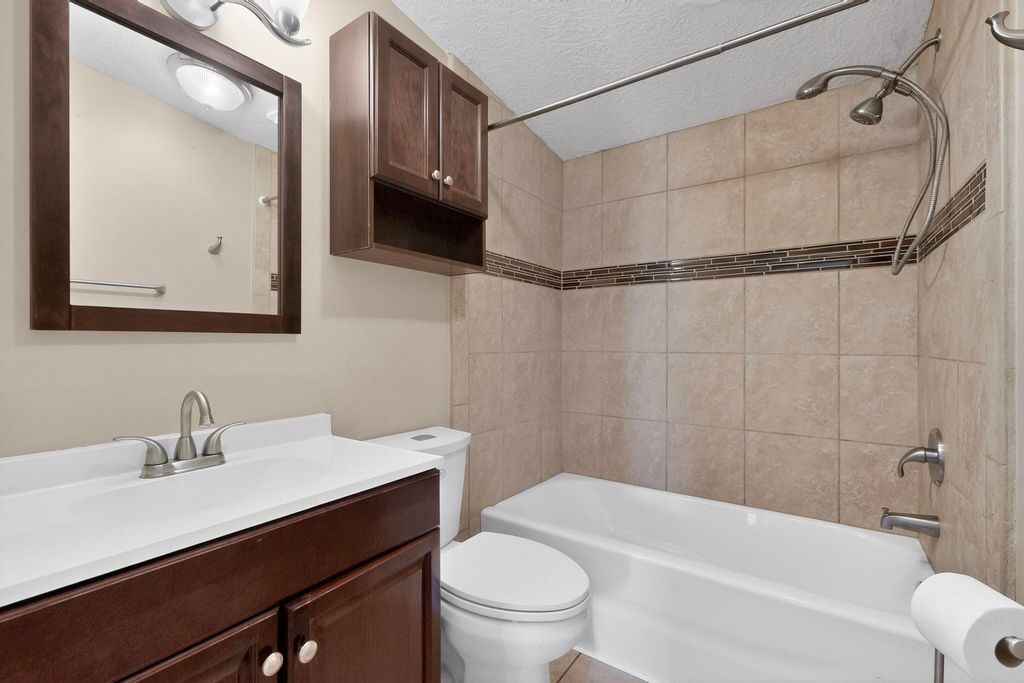 Image 29 of property listing at 9 Tiger Road, Edgewood, NM 87015