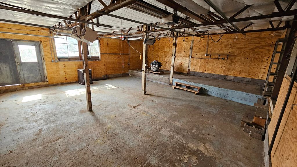 Image 44 of property listing at 9 Tiger Road, Edgewood, NM 87015