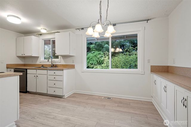 14403 SE 139th Place, Renton, WA 98059