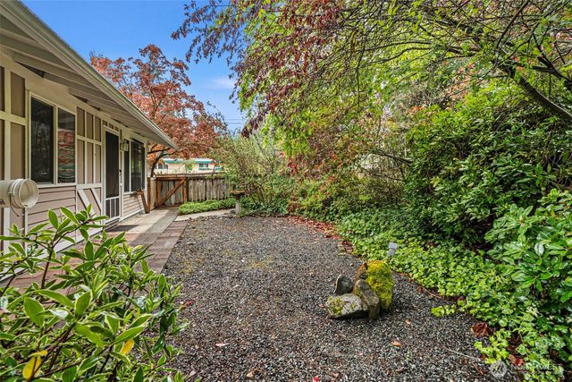 14403 SE 139th Place, Renton, WA 98059