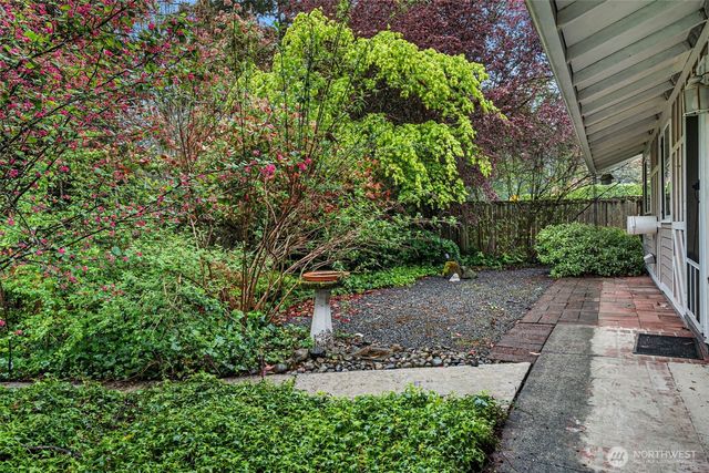 14403 SE 139th Place, Renton, WA 98059