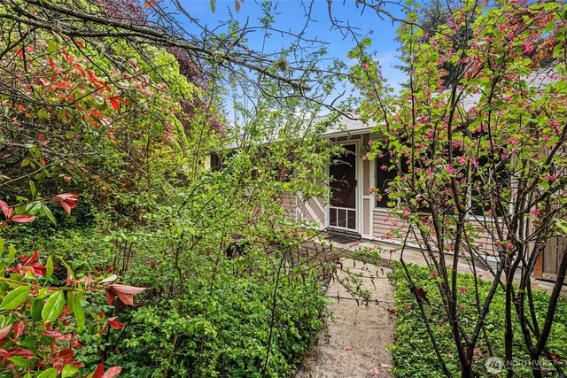 14403 SE 139th Place, Renton, WA 98059