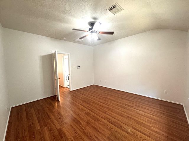 213 E Summerhaze Circle, The Woodlands, TX 77382