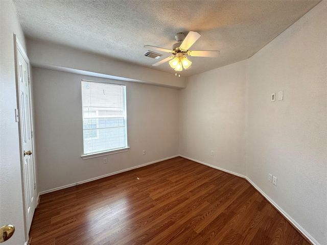 213 E Summerhaze Circle, The Woodlands, TX 77382