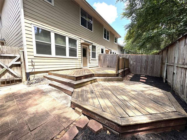 213 E Summerhaze Circle, The Woodlands, TX 77382