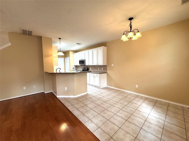 213 E Summerhaze Circle, The Woodlands, TX 77382