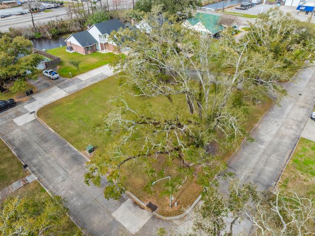 5018 Imperial Drive, Houma, LA 70360