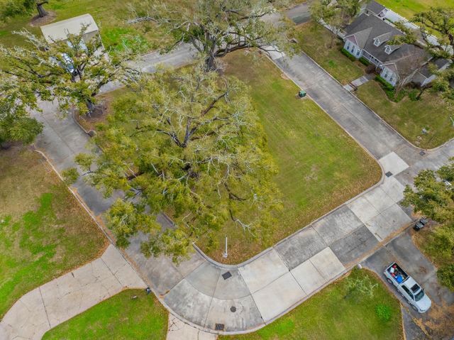 5018 Imperial Drive, Houma, LA 70360