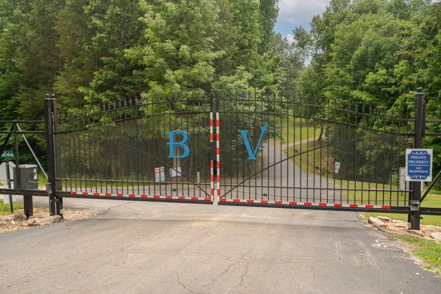 1038 WC Pickett, Clifton, TN 38425