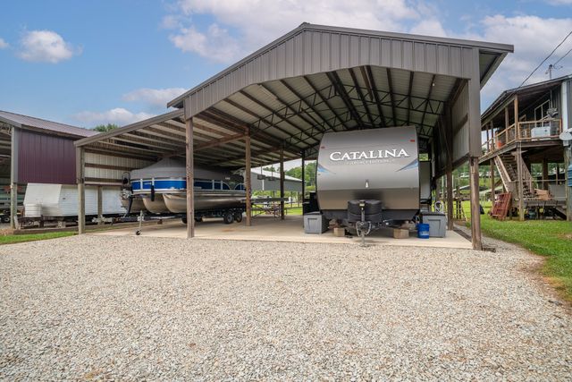 1038 WC Pickett, Clifton, TN 38425