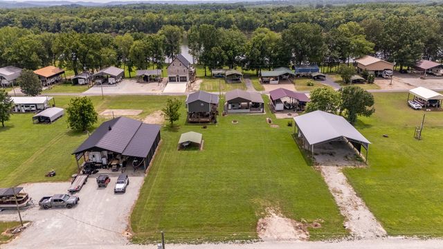 1038 WC Pickett, Clifton, TN 38425