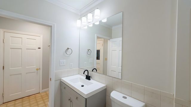 45 Columbus Ave 1, Waltham, MA 02451