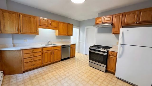 45 Columbus Ave 1, Waltham, MA 02451