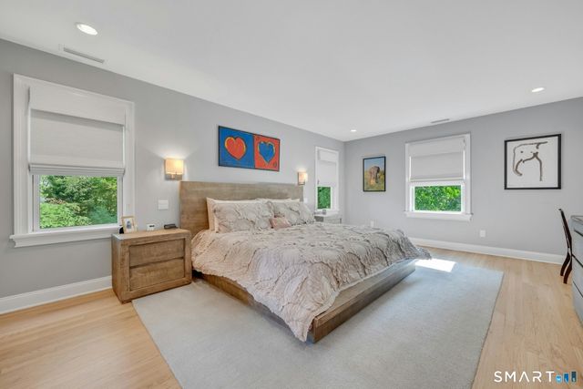 129 Emery Drive East, Stamford, CT 06902