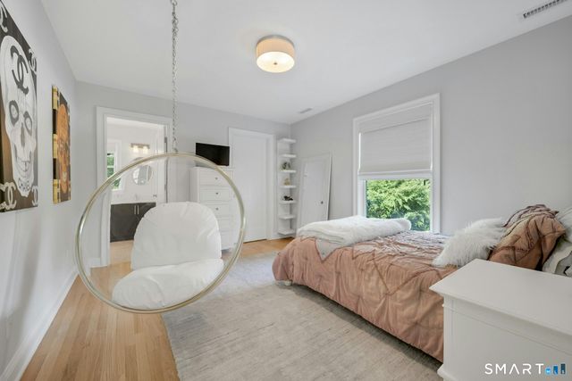 129 Emery Drive East, Stamford, CT 06902